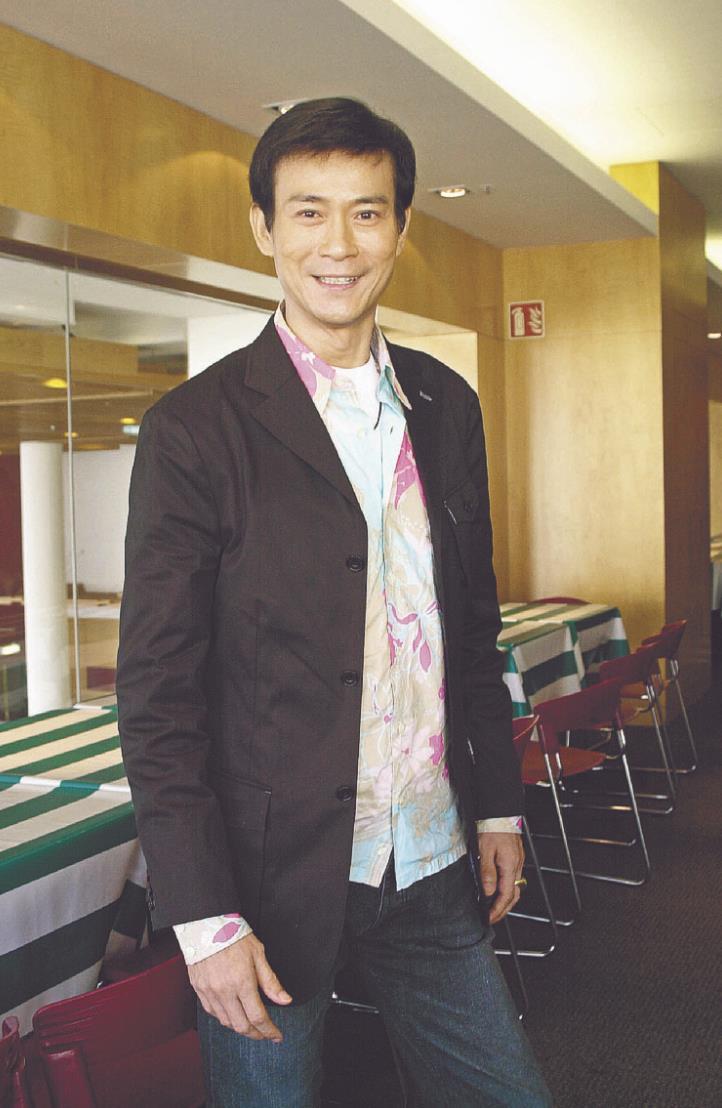 鄭少秋近年因家人消息受到關注的相關報導畫面